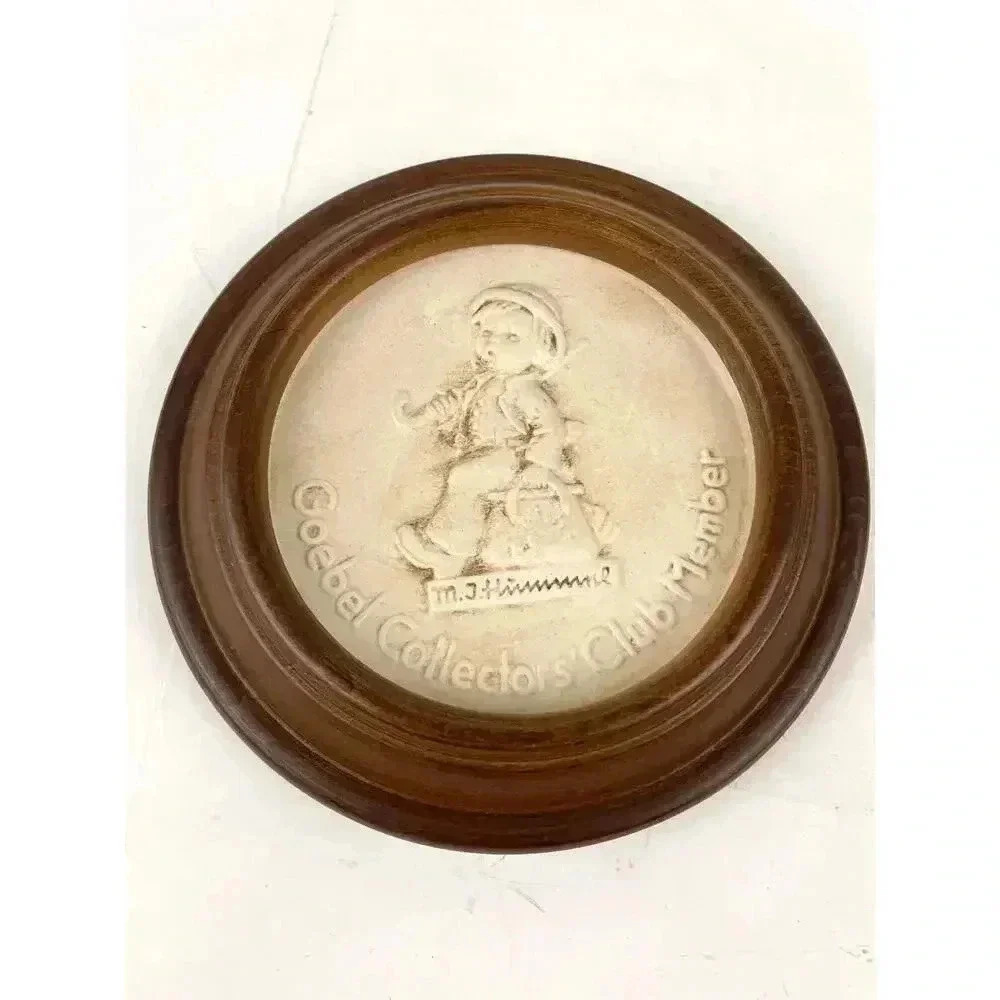VTG 1976 Goebel Hummel Bisque Plate Framed Collectors Club Member W. Germany‎